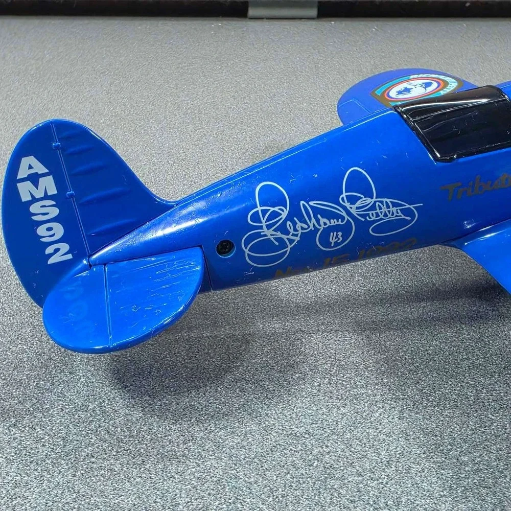 Richard Petty Tribute to the King Hooters 500 Airplane Blue Excellent 43 Decor